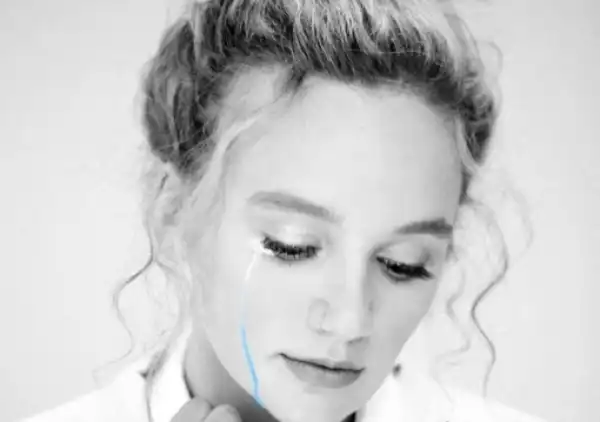 Hollyn - I Think We Should Break Up